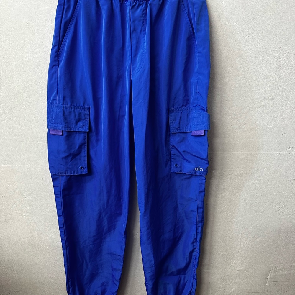 ALO Yoga nylon  Bright Blue Cargo Joggers